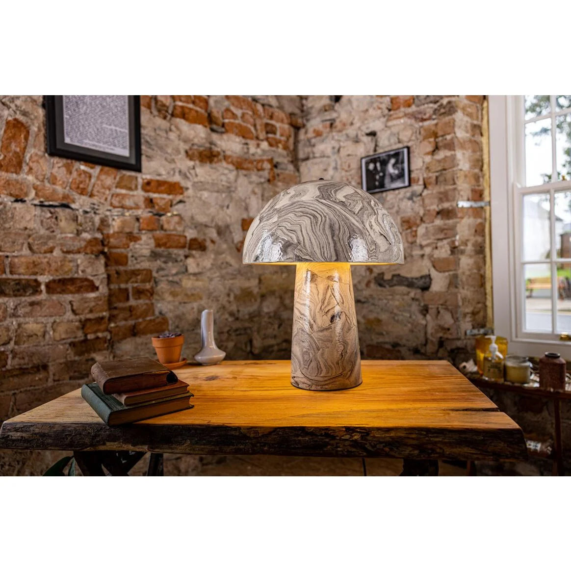 Lampe de table champignon en céramique marbrée Amanita