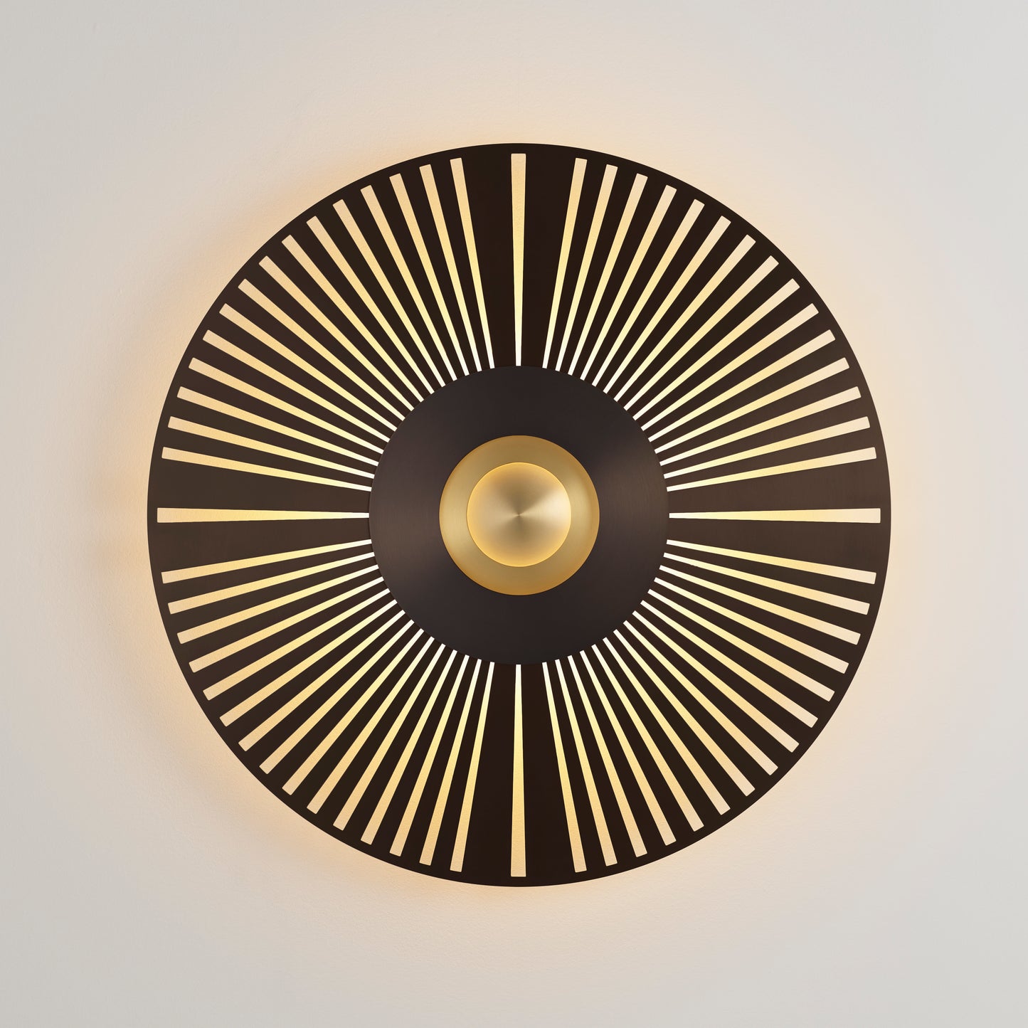 CVL Luminaires Eclat Atmos Wall Light