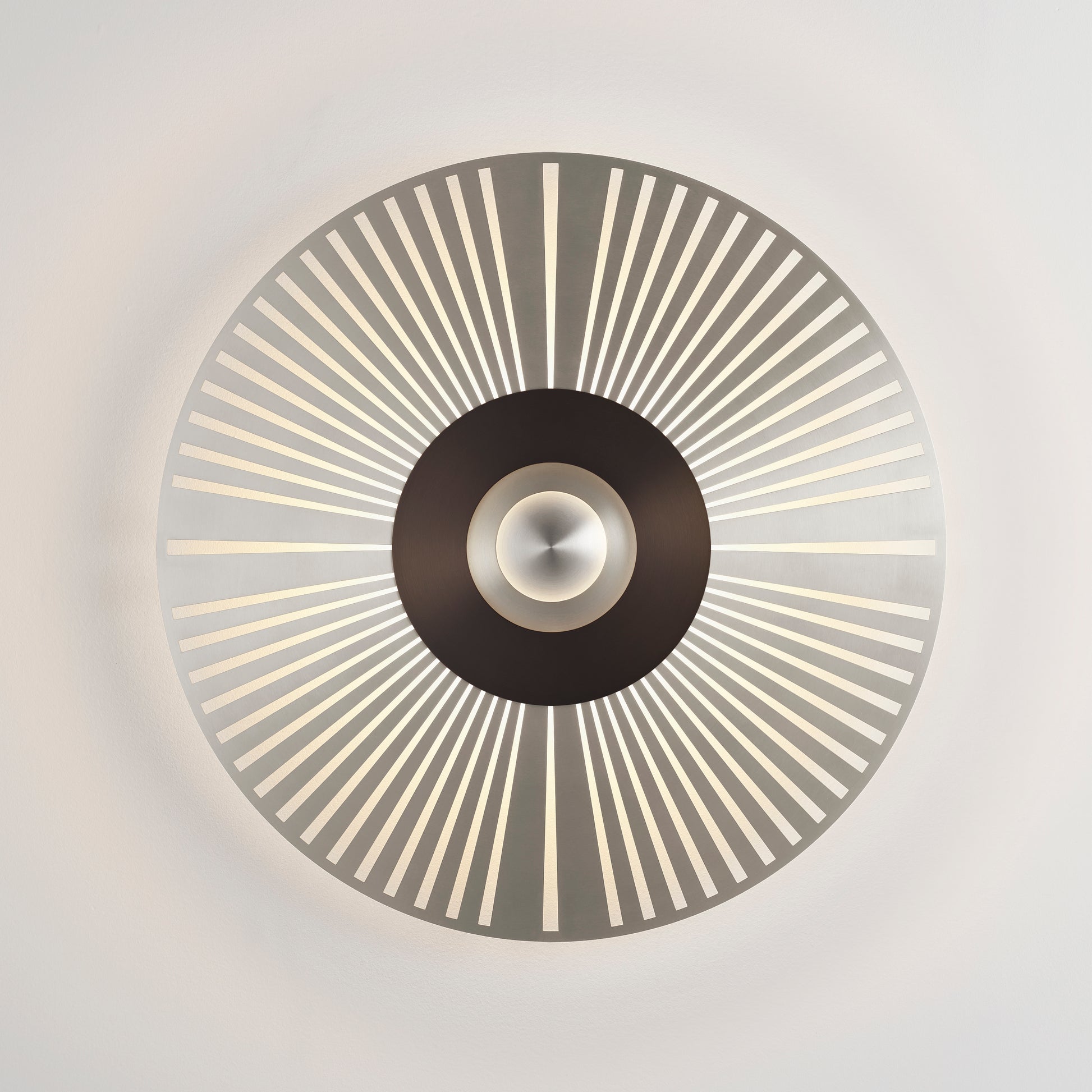 CVL Luminaires Eclat Atmos Wall Light