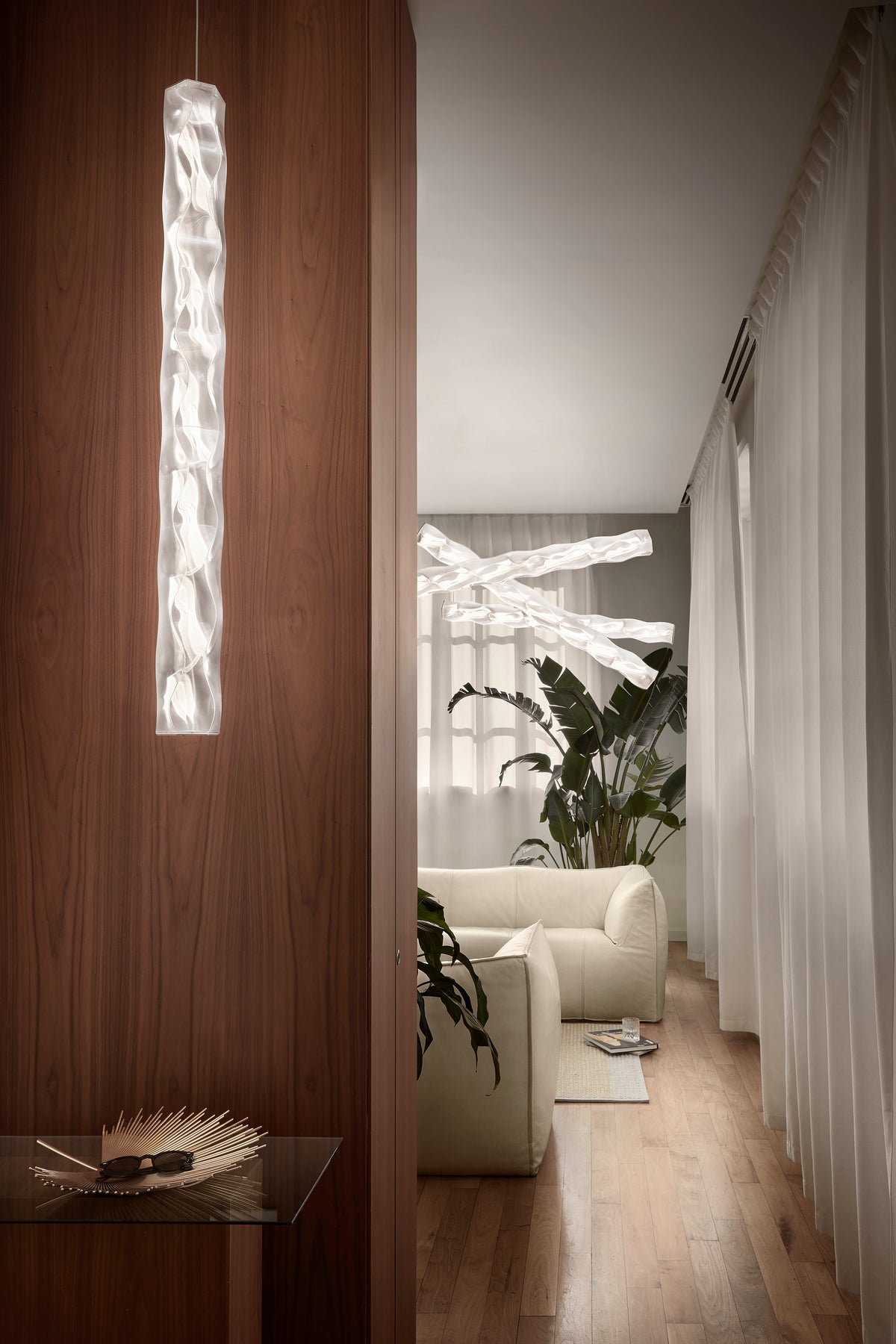 Hugo Vertical Pendant