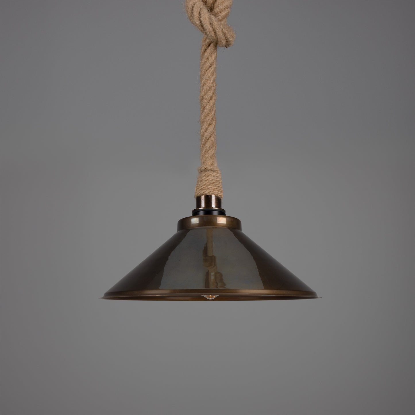 Suspension Naxos en corde de jute avec abat-jour en laiton vintage 38 cm IP65
