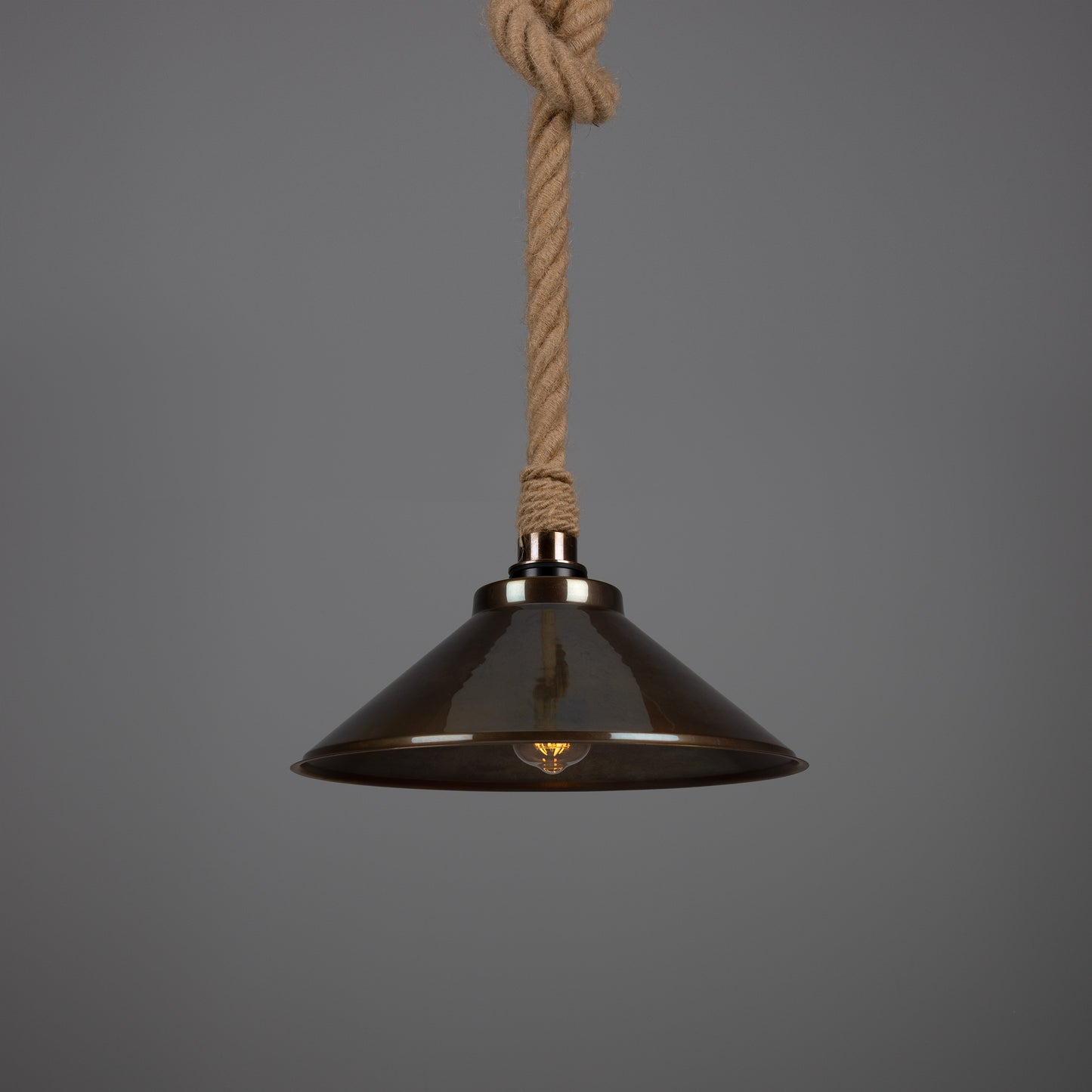 Suspension Naxos en corde de jute avec abat-jour en laiton vintage 38 cm IP65