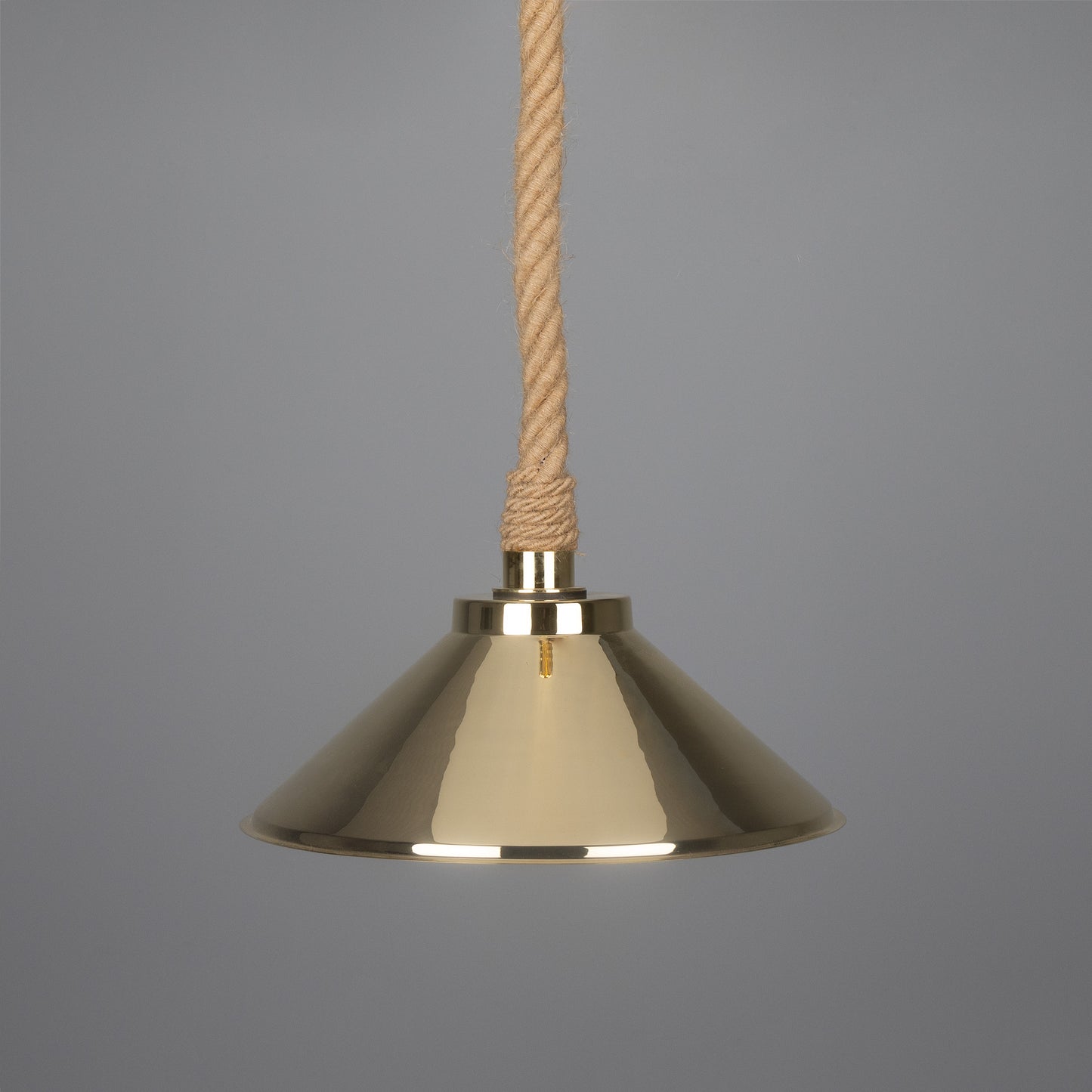 Suspension Naxos en corde de jute avec abat-jour en laiton vintage 38 cm IP65