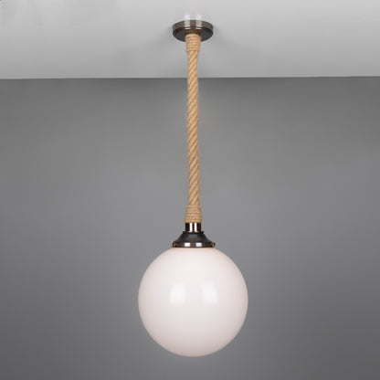 Suspension en corde de jute des Açores avec globe en verre opale 30 cm IP44