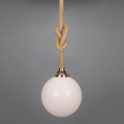 Suspension en corde de jute des Açores avec globe en verre opale 30 cm IP44
