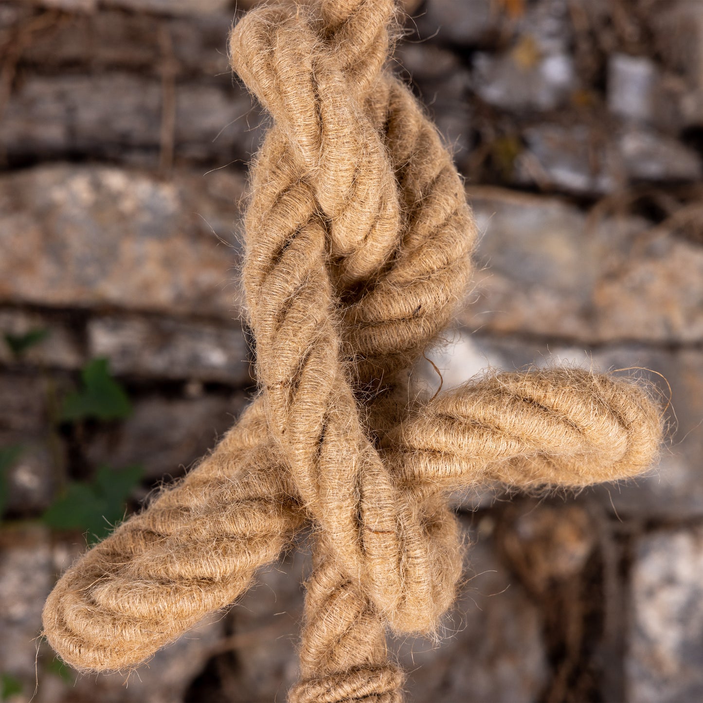 Suspension en corde de jute des Açores avec globe en verre opale 30 cm IP44