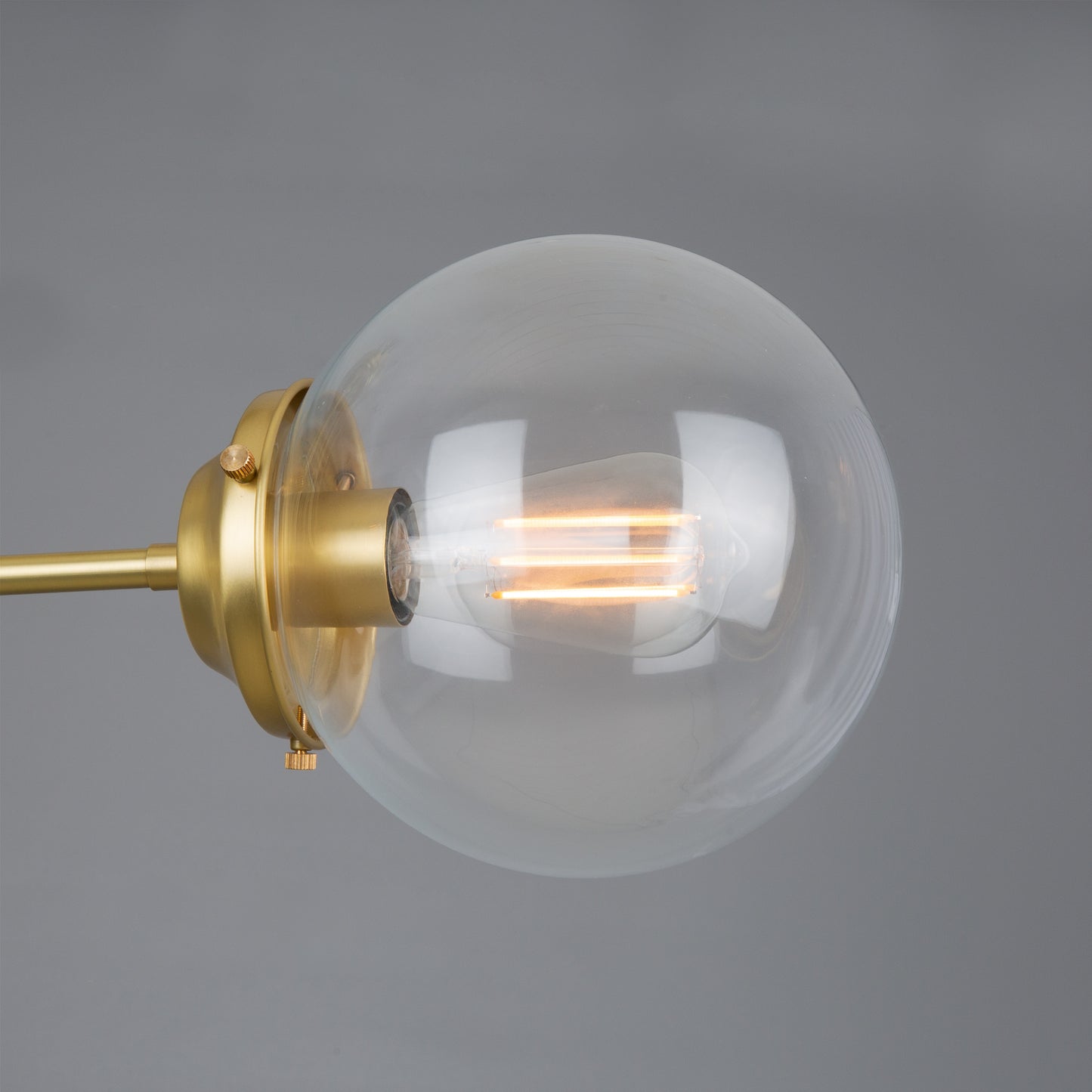 Lustre Hayes à globe en verre encastré, trois bras