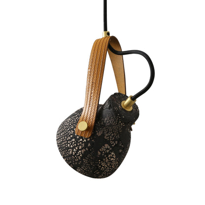 Pendentif en céramique Pera avec sangle de tuyau d'incendie récupérée