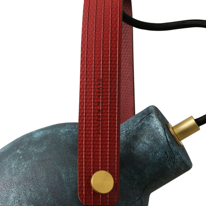 Pendentif en céramique Pera avec sangle de tuyau d'incendie récupérée