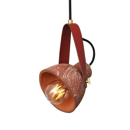 Pendentif en céramique Pera avec sangle de tuyau d'incendie récupérée