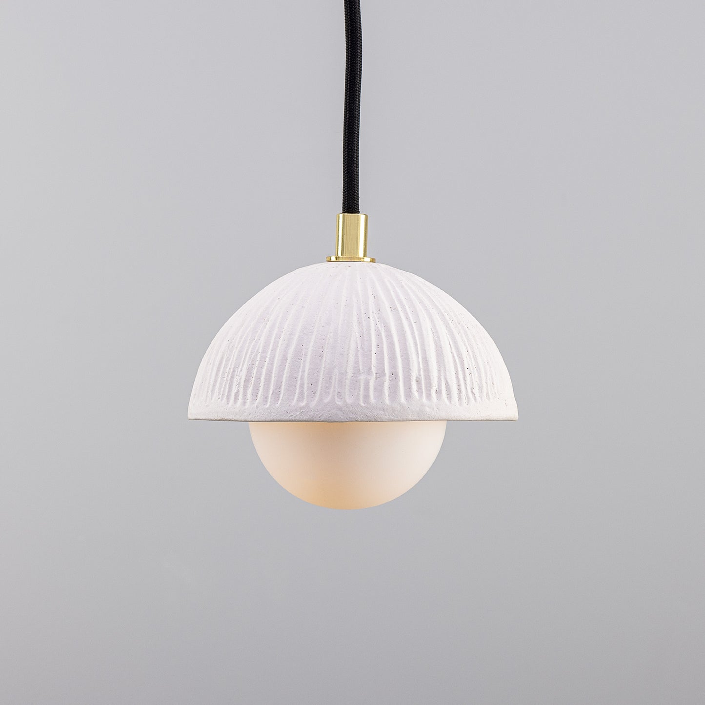 Suspension Ferox en petit dôme céramique 14 cm