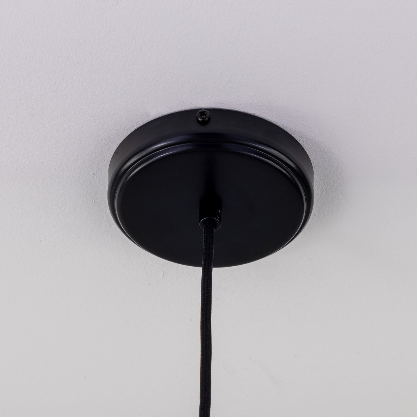 Pendentif en céramique Pera avec sangle de tuyau d'incendie récupérée