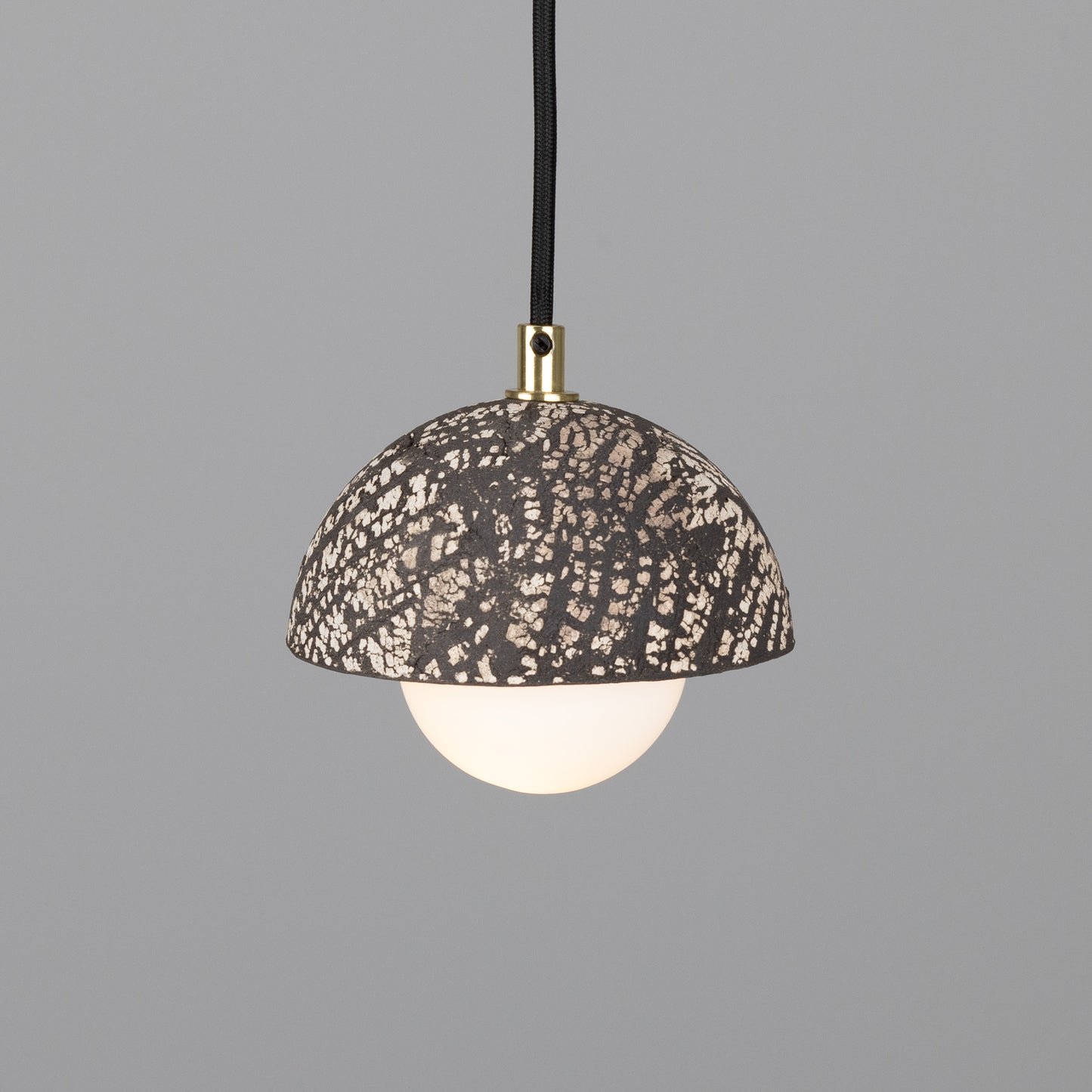 Suspension Ferox en petit dôme céramique 14 cm