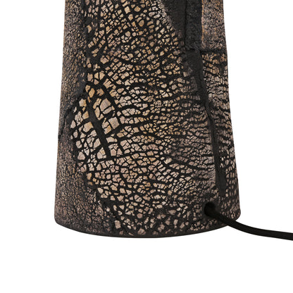 Lampe de table haute en céramique Cassia avec abat-jour en laiton