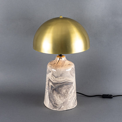 Lampe de table haute en céramique Cassia avec abat-jour en laiton