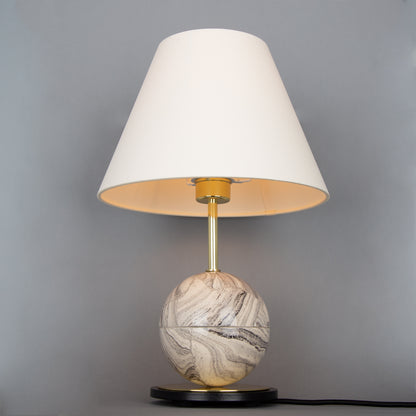 Lampe de table Byrd en céramique marbrée avec abat-jour en tissu
