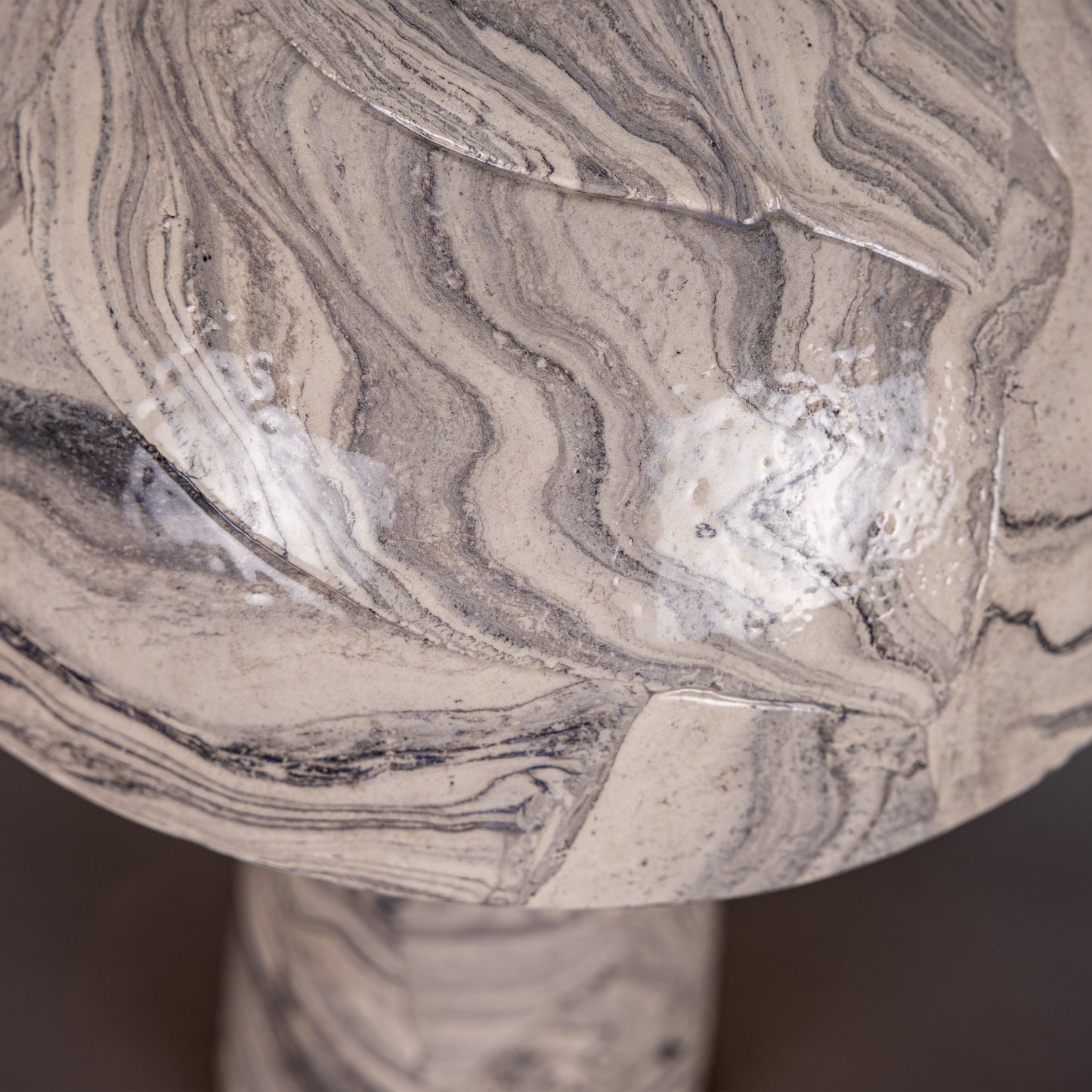 Lampe de table champignon en céramique marbrée Amanita