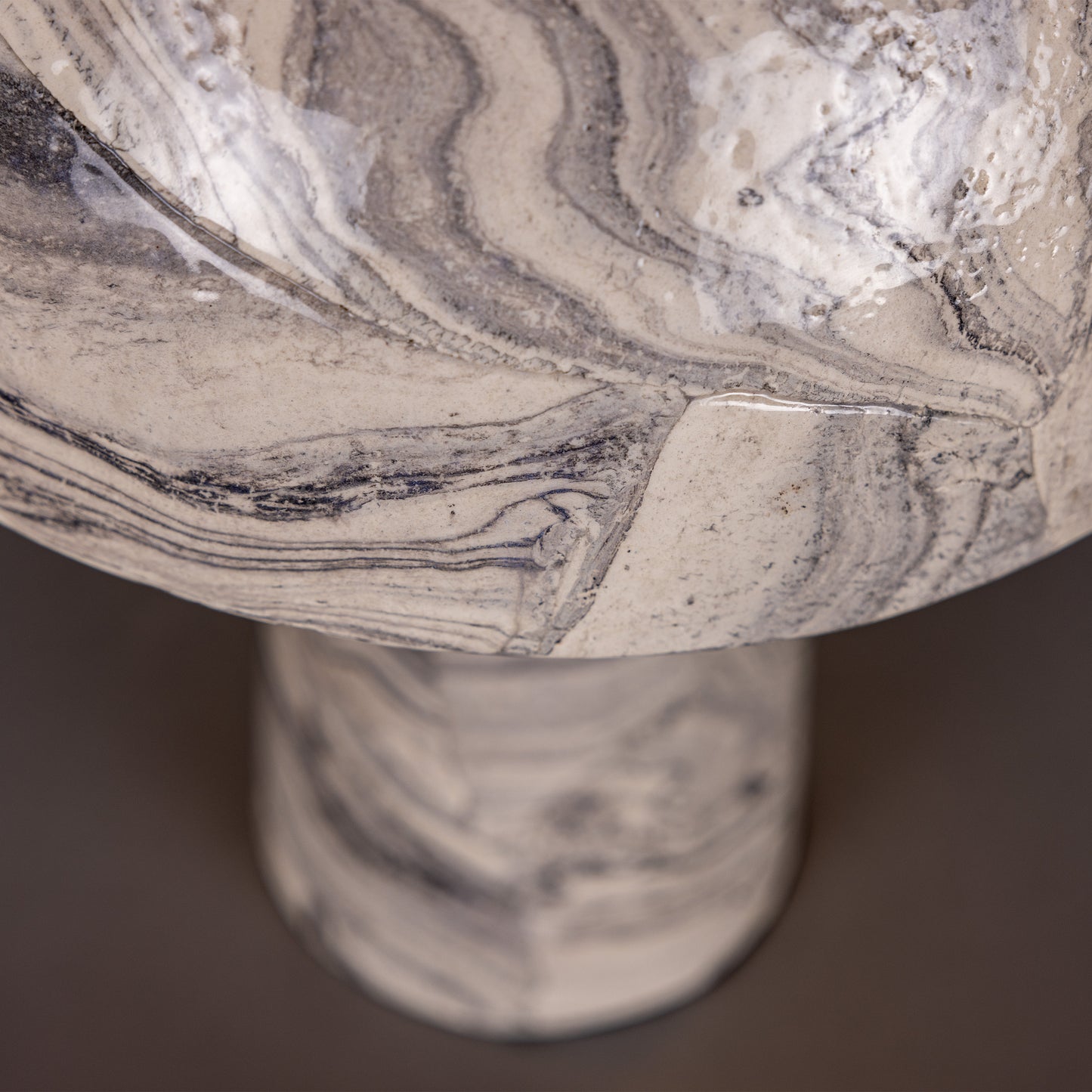 Lampe de table champignon en céramique marbrée Amanita