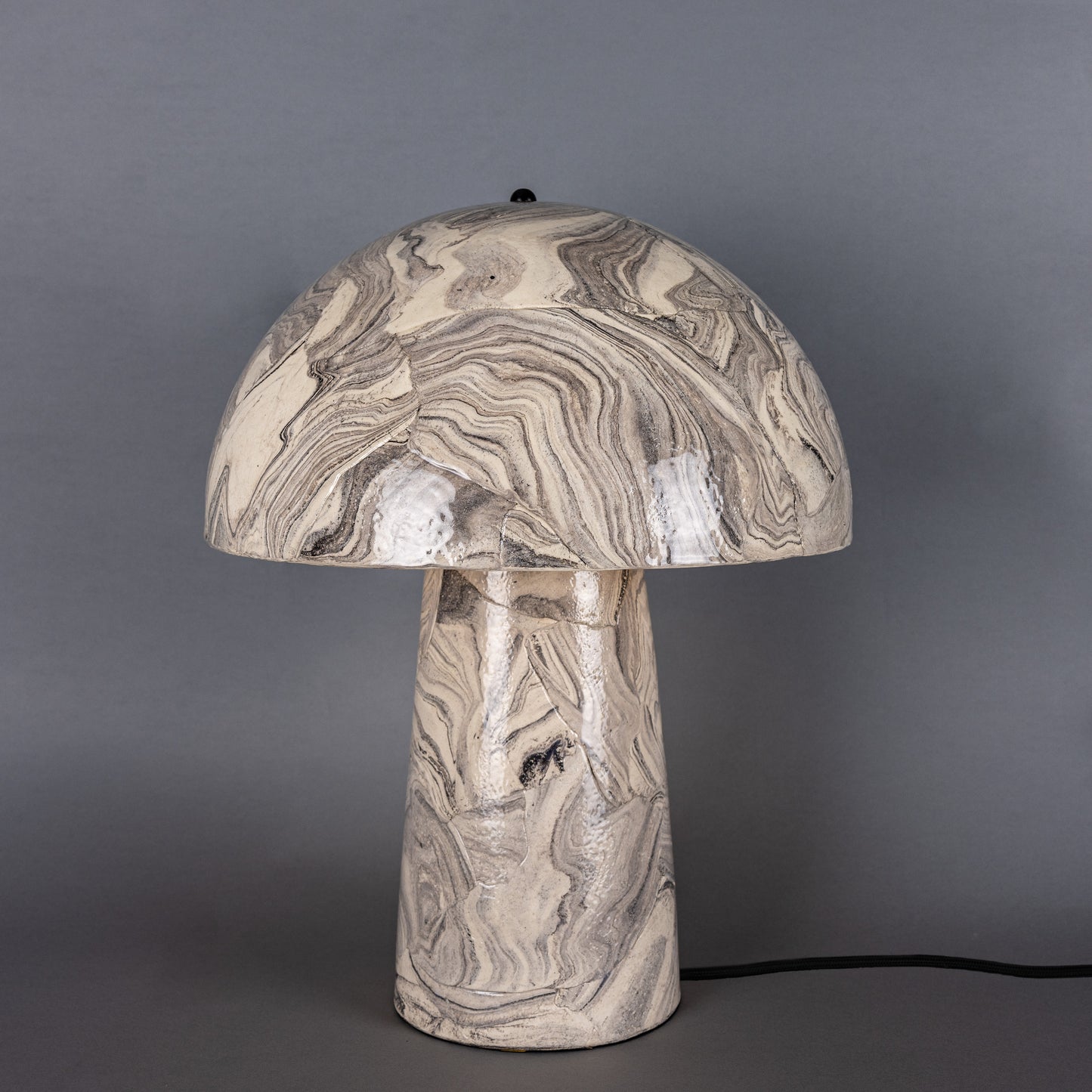 Lampe de table champignon en céramique marbrée Amanita
