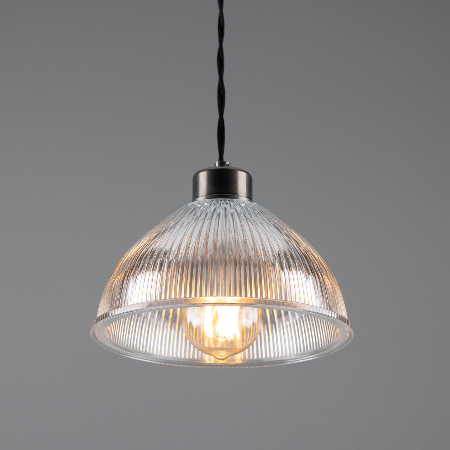 Suspension en verre holophane vintage Boston