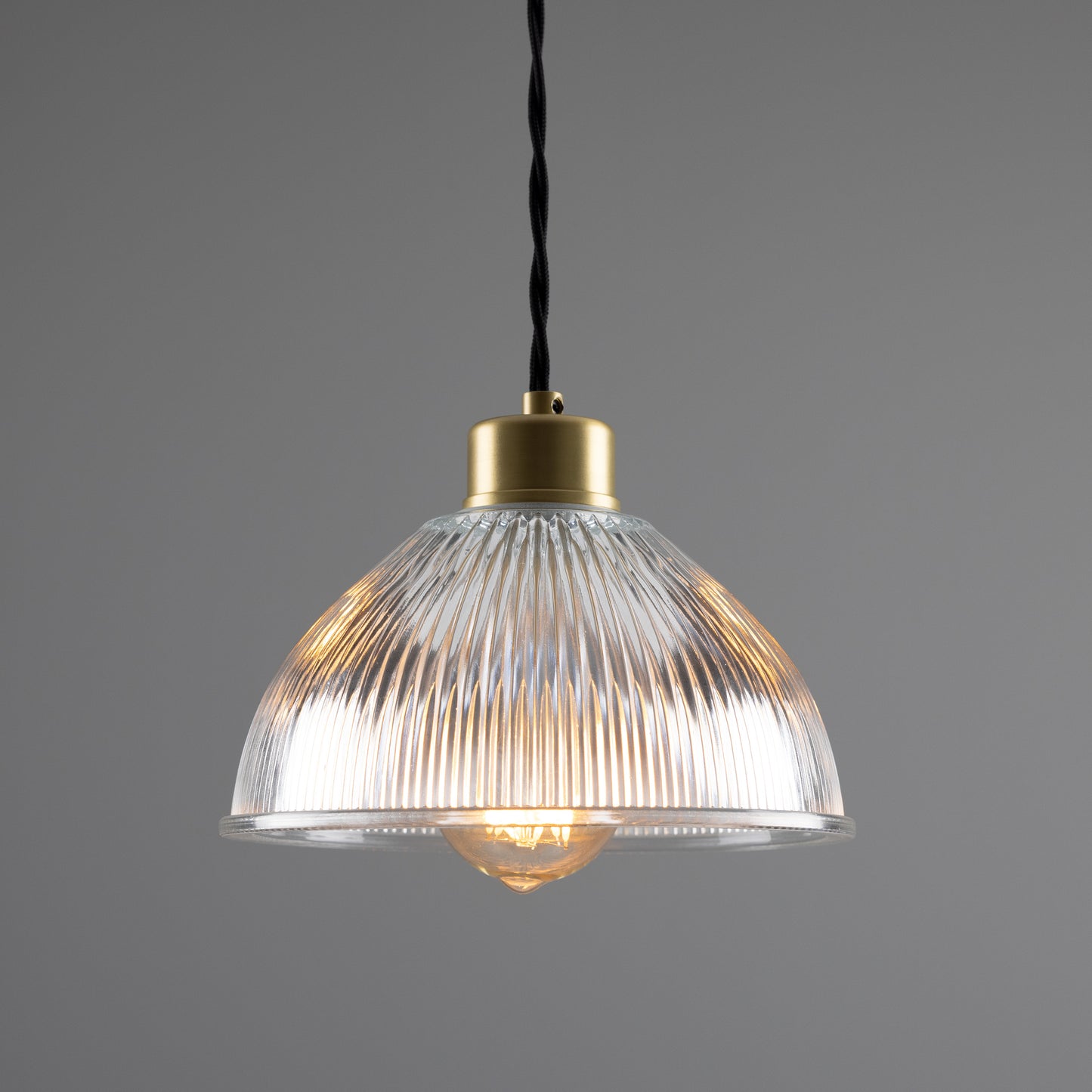 Suspension en verre holophane vintage Boston