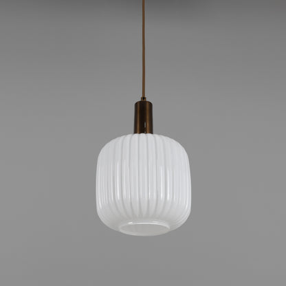Pendentif Nahla en verre cannelé et laiton