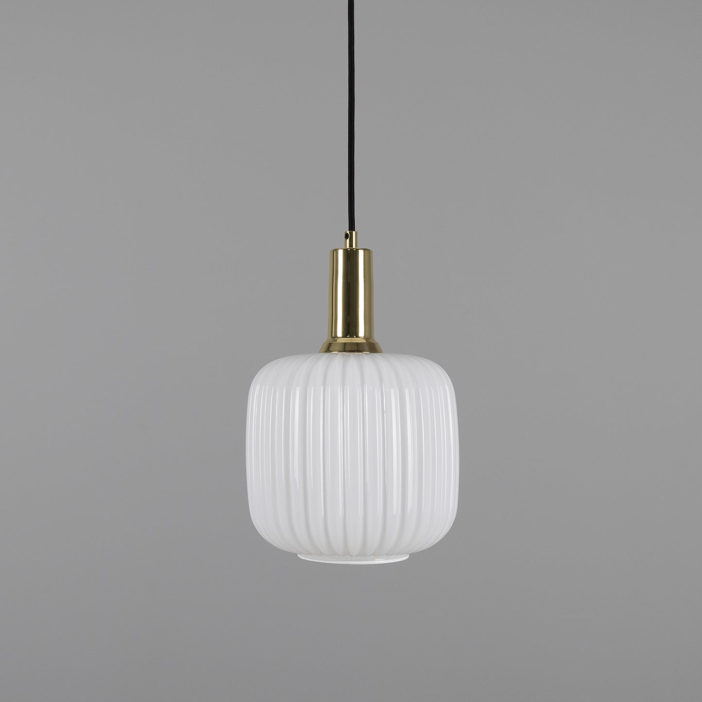 Pendentif Nahla en verre cannelé et laiton