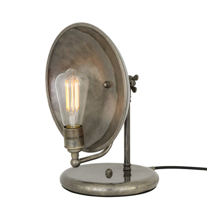 Lampe de table industrielle en laiton Chulainn