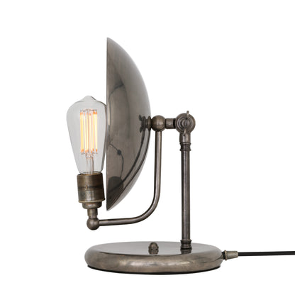 Lampe de table industrielle en laiton Chulainn