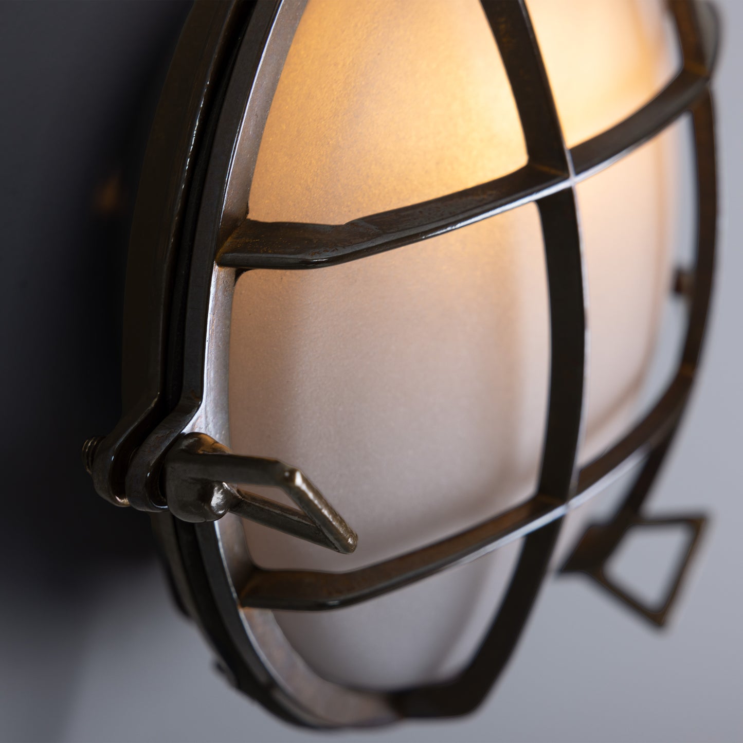 Lampe murale ronde pour cloison marine Evander
