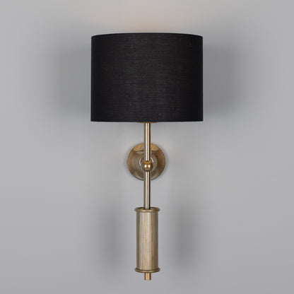 Applique murale contemporaine Gorey en laiton avec abat-jour cylindrique en tissu