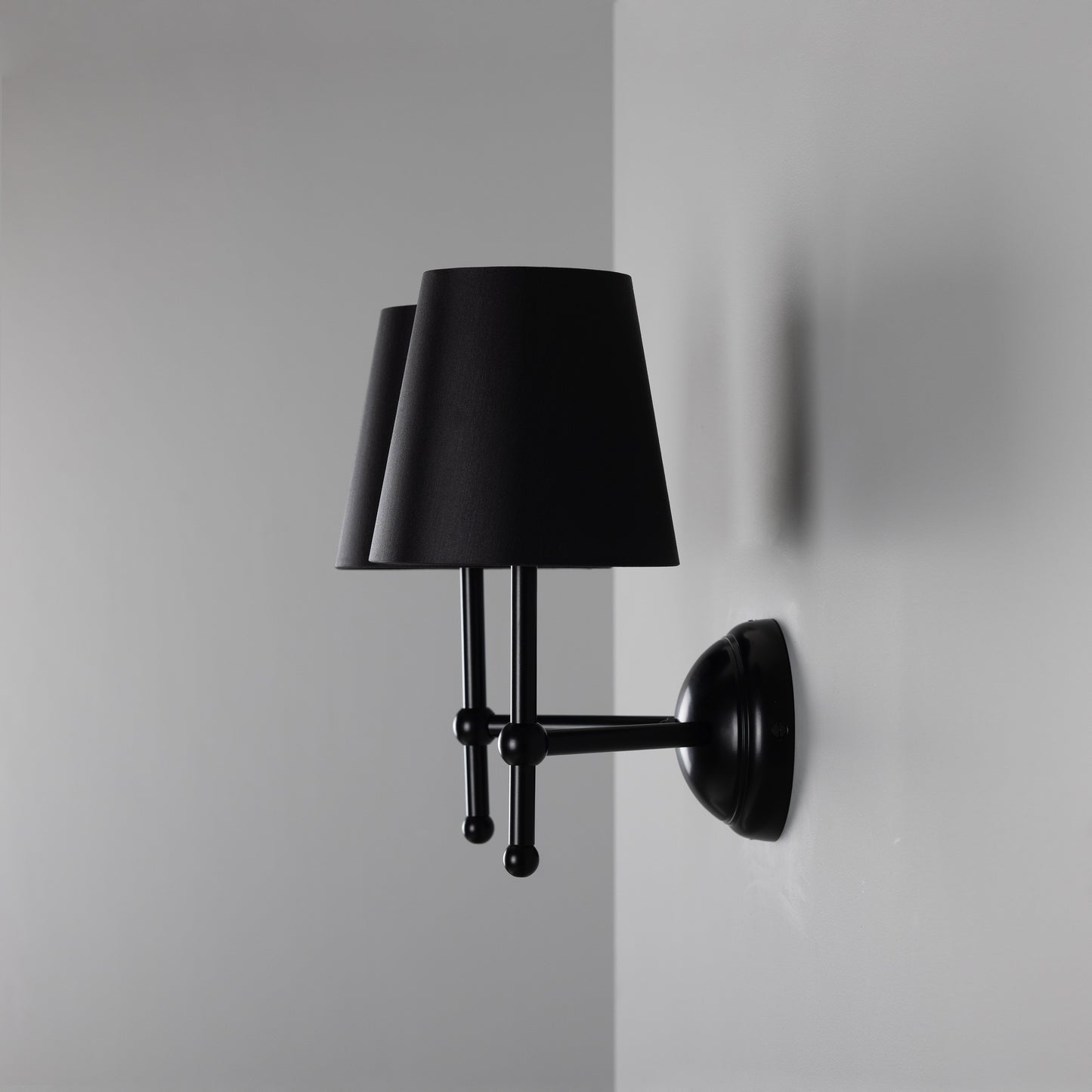 Applique murale double moderne en laiton Bursa avec abat-jour en tissu
