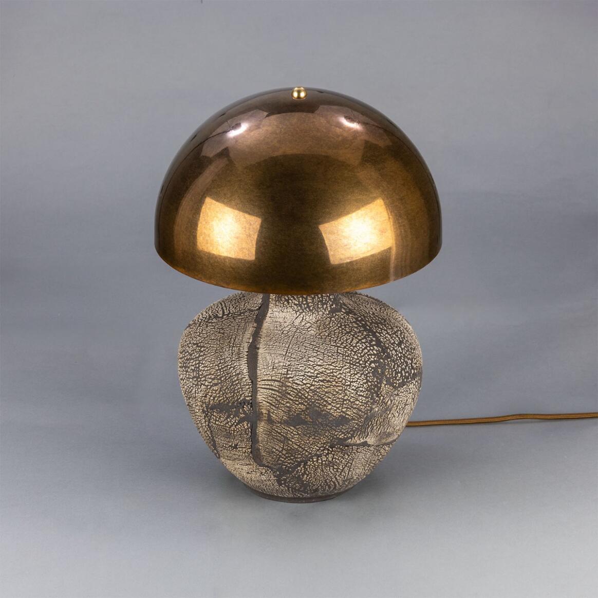 Lampe de table en céramique Lawson avec abat-jour en laiton.