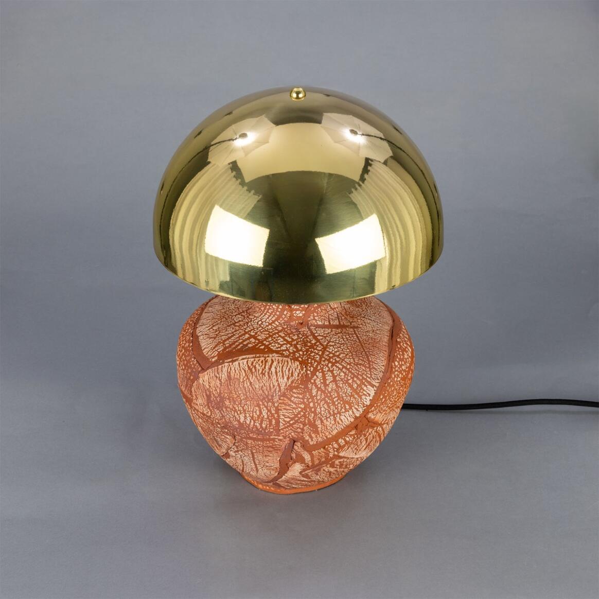Lampe de table en céramique Lawson avec abat-jour en laiton.