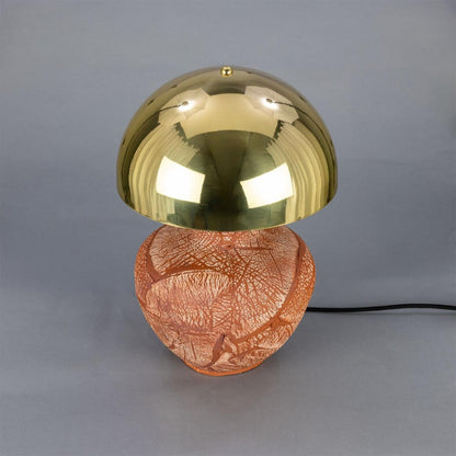 Lampe de table en céramique Lawson avec abat-jour en laiton.