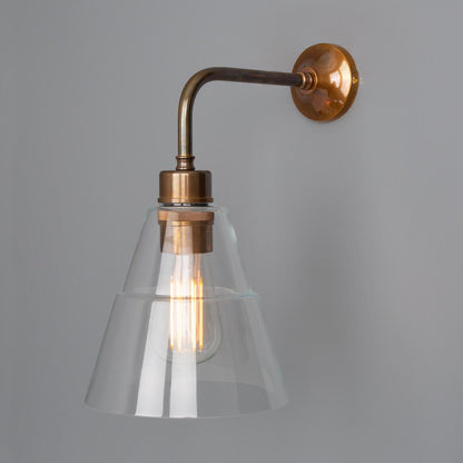 Applique murale moderne Lyx en verre transparent conique